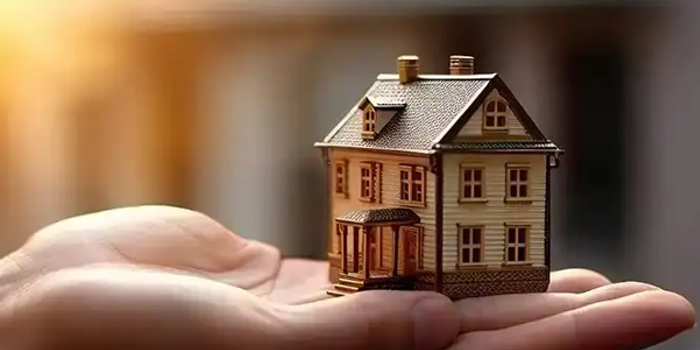 Real Estate Listing Agent