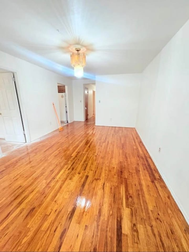 4 bedrooms, 2 bathrooms – Apartment