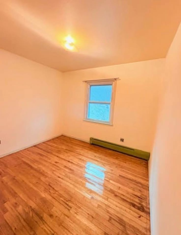 4 bedrooms, 2 bathrooms – Apartment