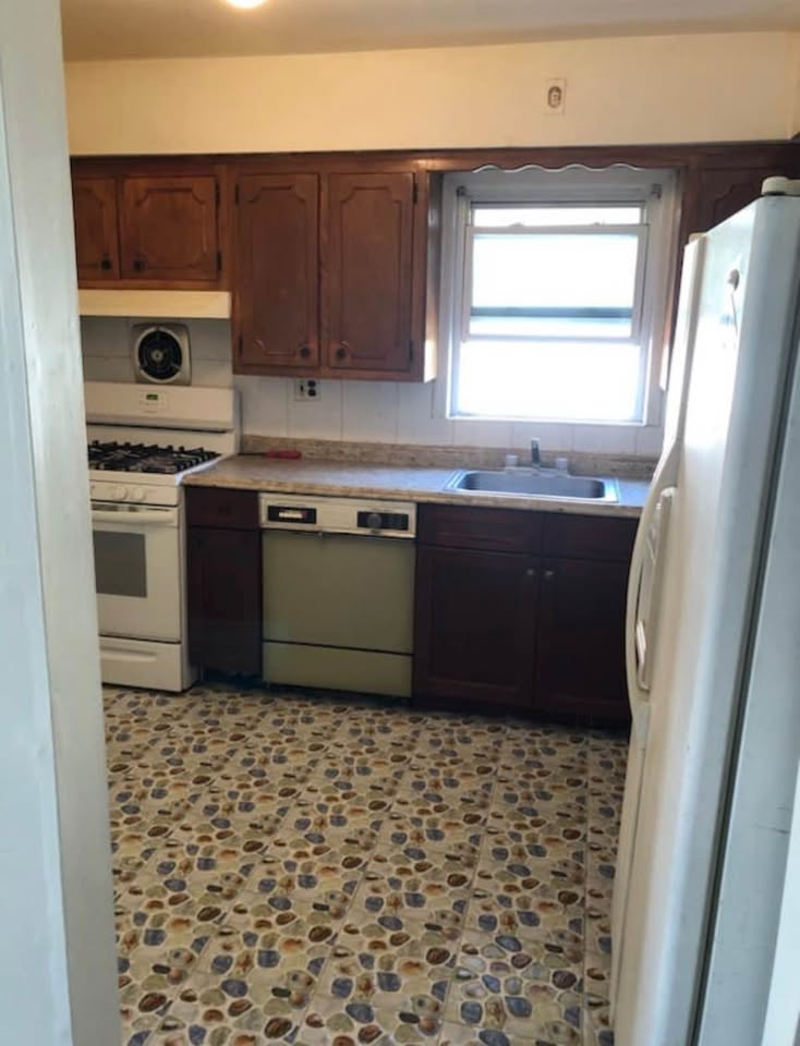 4 bedrooms, 2 bathrooms – Apartment