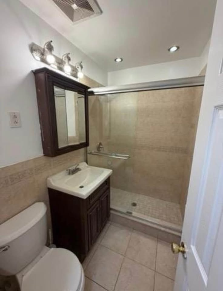 3 bedrooms, 1 bathroom – Apartment